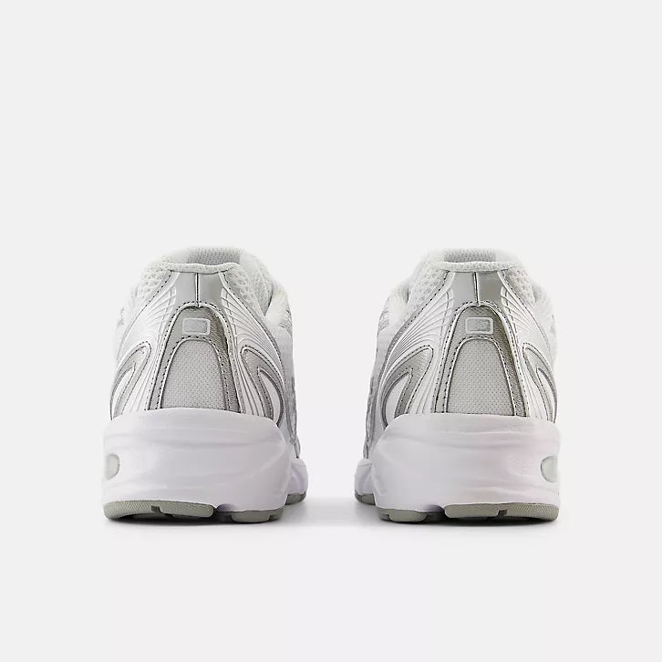 Silver metallic 740
