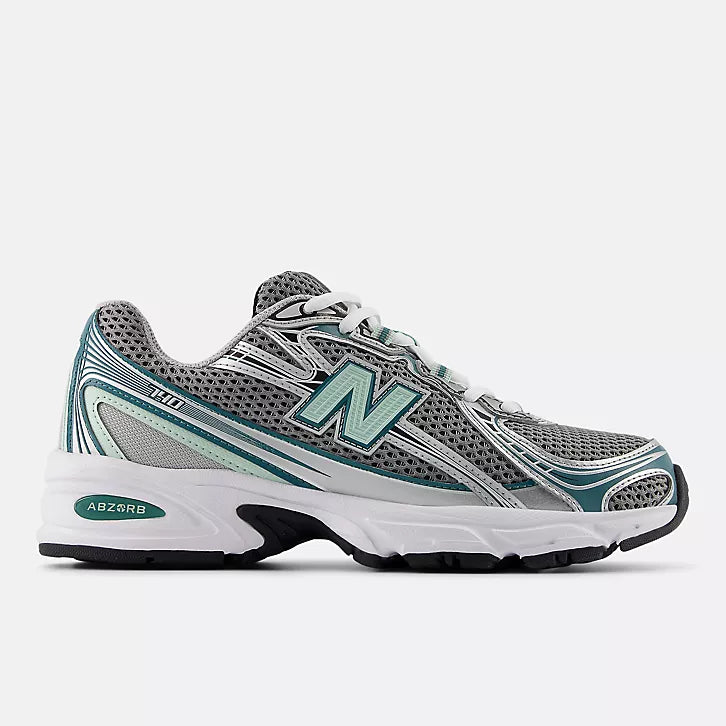 Silver metallic 740