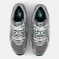 Silver metallic 740