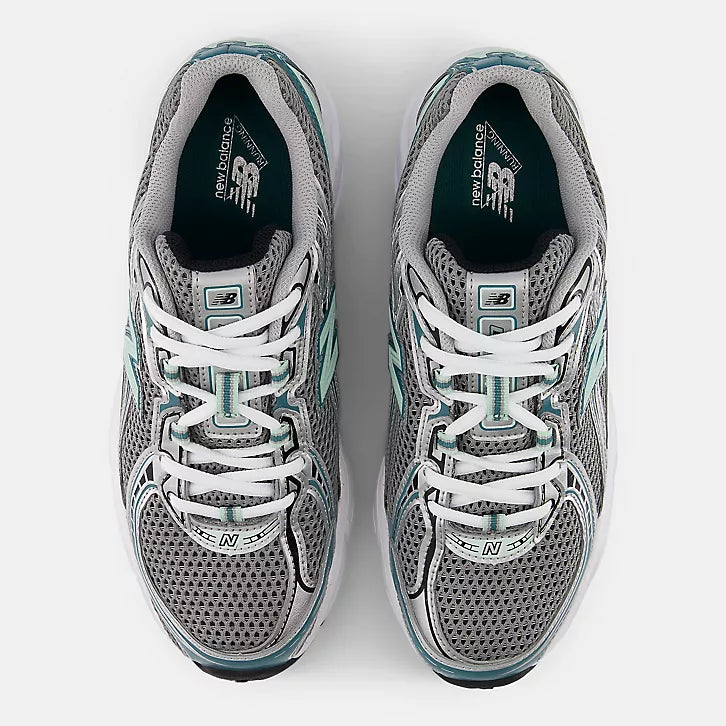 Silver metallic 740