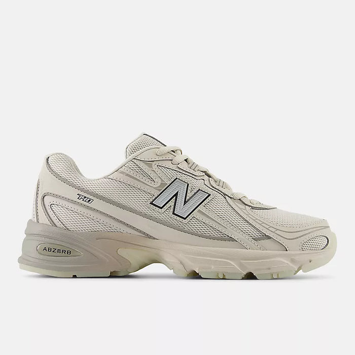 New Balance - Moonbeam 740